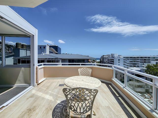 2 Bedroom Property for Sale in Sea Point Western Cape